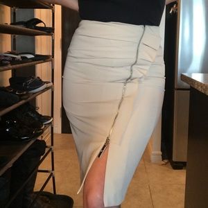 EUC Luxury pencil skirt with ruffle and zipper
